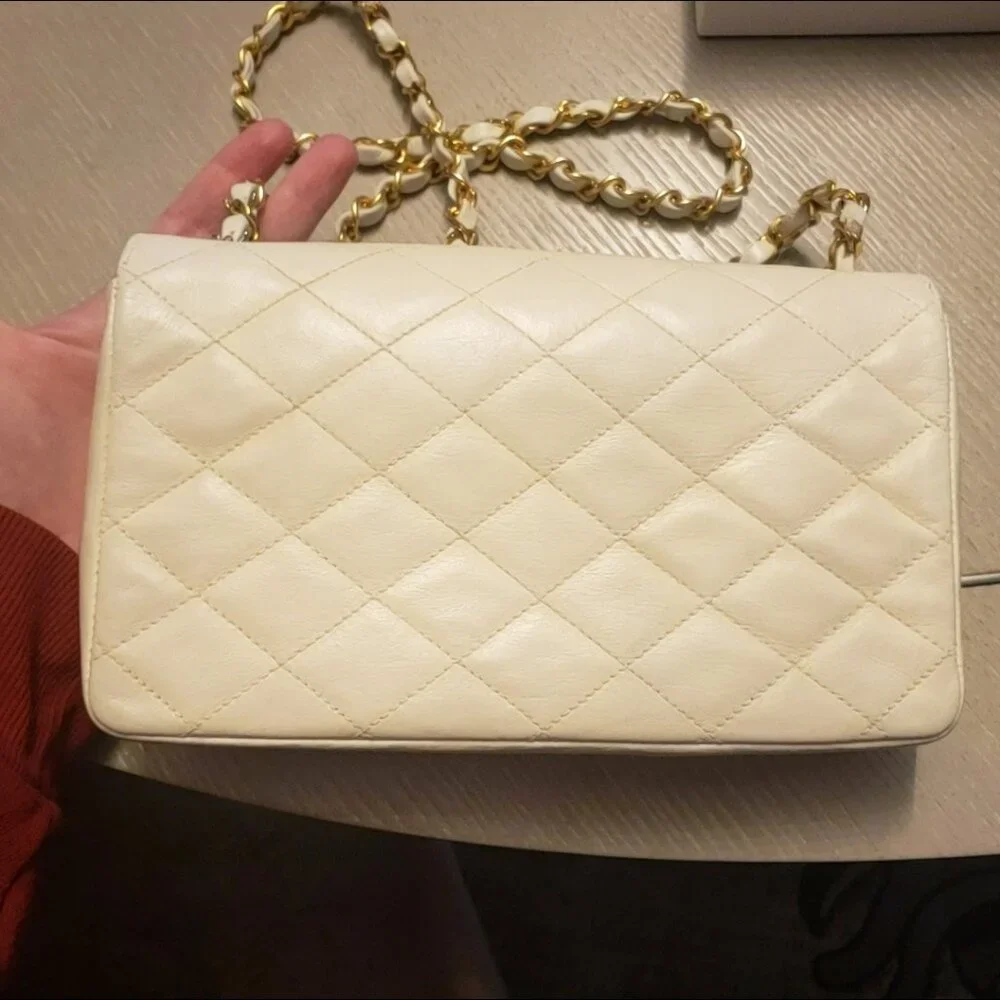 Chanel Vintage Interlocking CC White Leather Flap Bag Purse β¨π€ - Picture 7 of 17